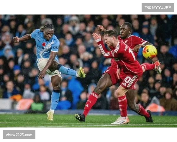 战术镜头：曼城B席回撤至边后卫位置，构成3-2-5进攻结构